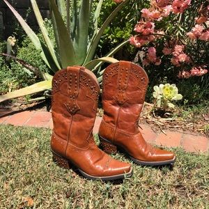 Size 6.5 Ariat boots for women. Brand new.